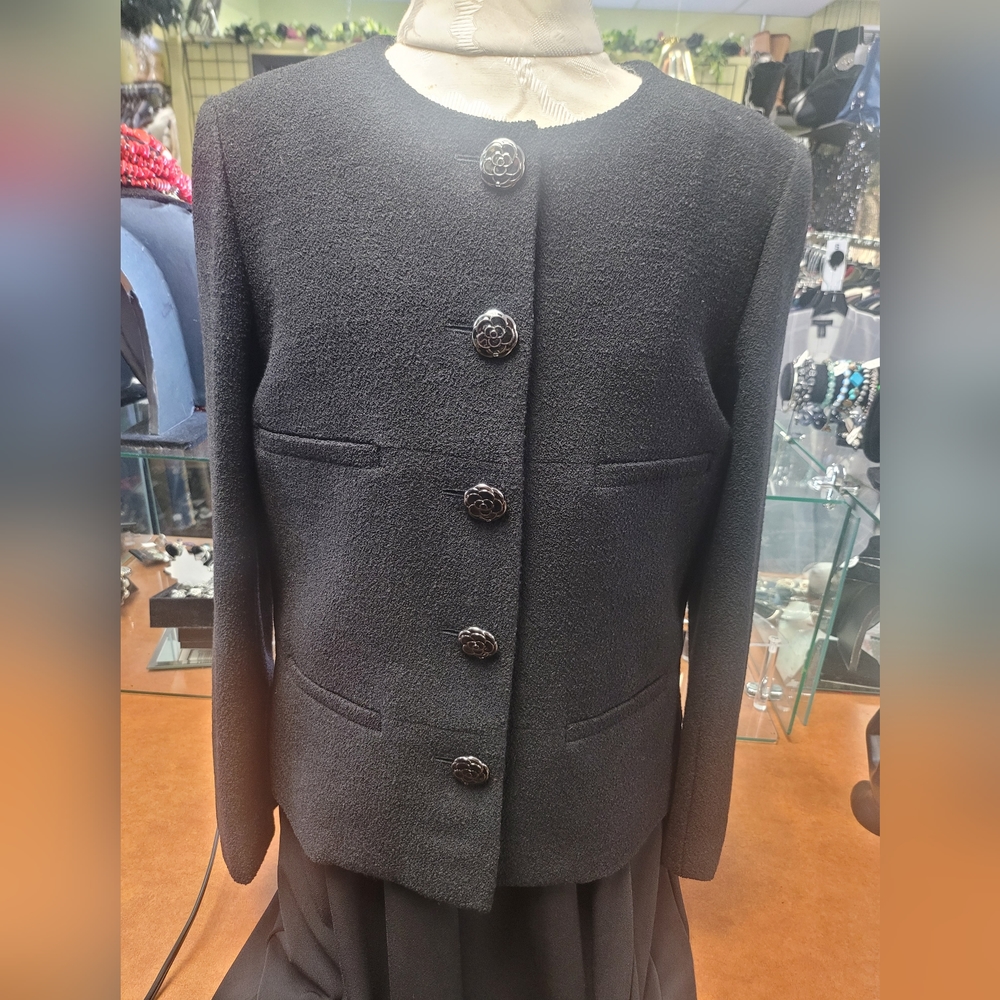 Gorgeous Black Chanel Jacket P52753V18196 94305 38